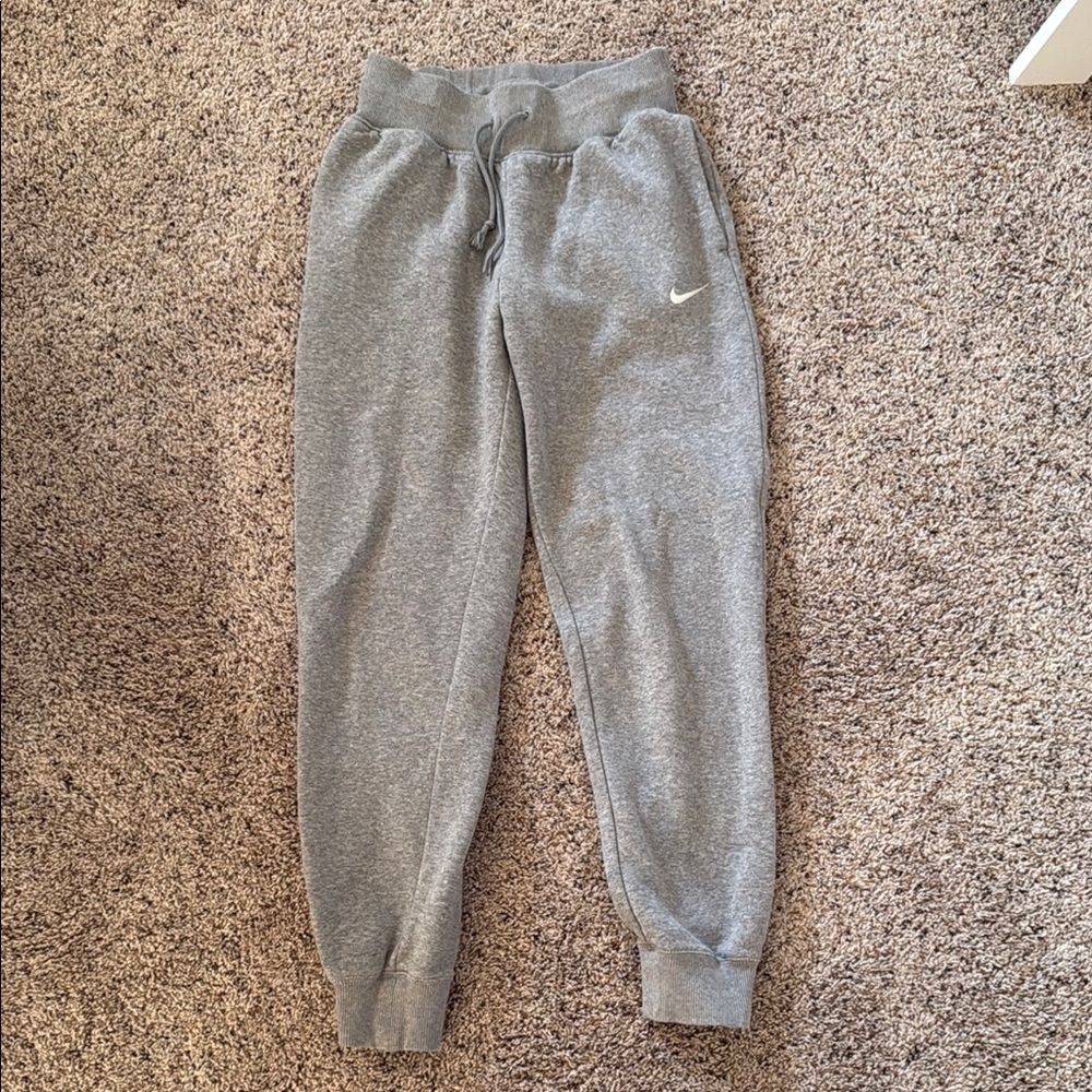 Nike Women’s Grey Sweatpants
